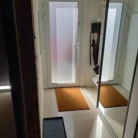 Cosy, Modern Townhouse In Sentrum Διαμέρισμα