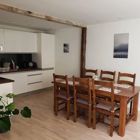 Cosy, Modern Townhouse In Sentrum *